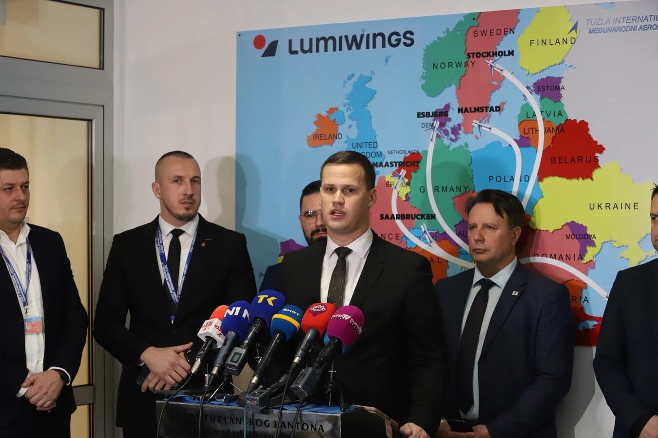 1701507614_656af21e0c381