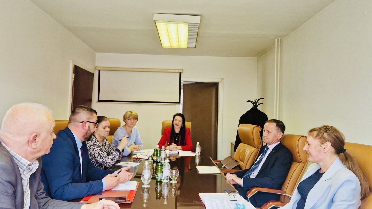 1744959627_6801f88b58d29